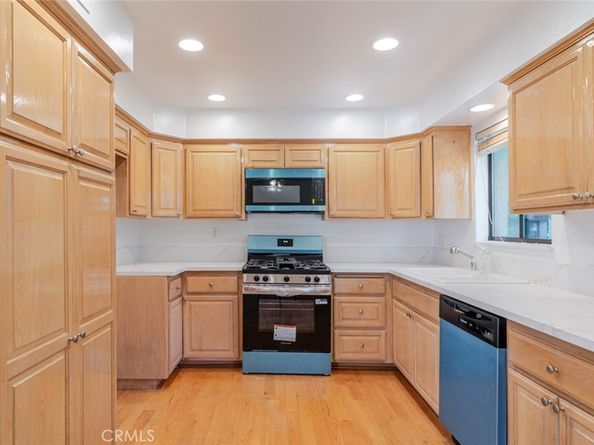 9000 Vanalden Avenue 117, Northridge CA 91324