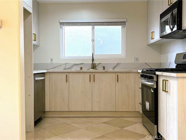 10357 Commerce Avenue 7, Tujunga CA 91042