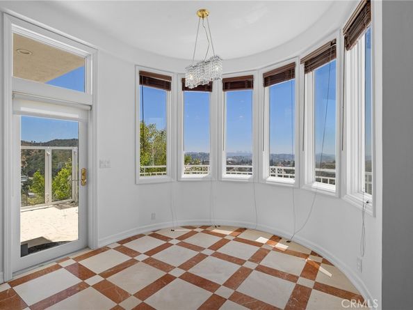 759 Foxkirk Road, Glendale CA 91206