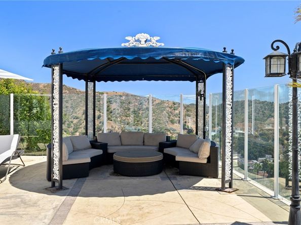 759 Foxkirk Road, Glendale CA 91206