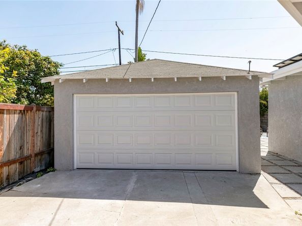 4250 McConnell Boulevard, Los Angeles CA 90066