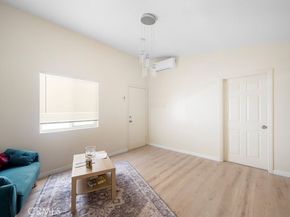 10224 Fernglen Avenue, Tujunga CA 91042