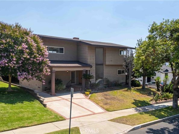648 Uclan Drive, Burbank CA 91504