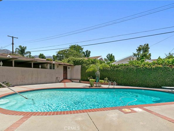 648 Uclan Drive, Burbank CA 91504