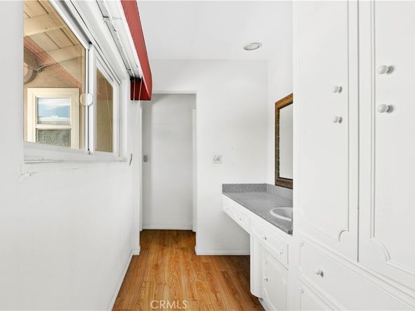 648 Uclan Drive, Burbank CA 91504