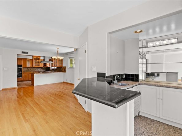 648 Uclan Drive, Burbank CA 91504