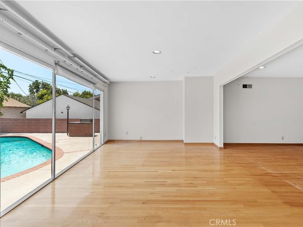 648 Uclan Drive, Burbank CA 91504