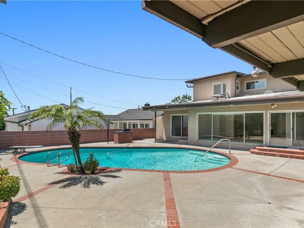 648 Uclan Drive, Burbank CA 91504