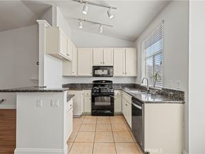 19431 Rue De Valore 44B, Lake Forest CA 92610