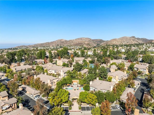 19431 Rue De Valore 44B, Lake Forest CA 92610