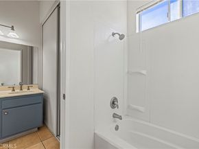19431 Rue De Valore 44B, Lake Forest CA 92610