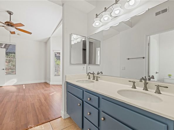 19431 Rue De Valore 44B, Lake Forest CA 92610