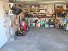 10038 S St Andrews, Los Angeles CA 90047