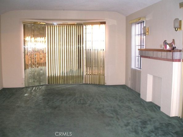 10038 S St Andrews, Los Angeles CA 90047