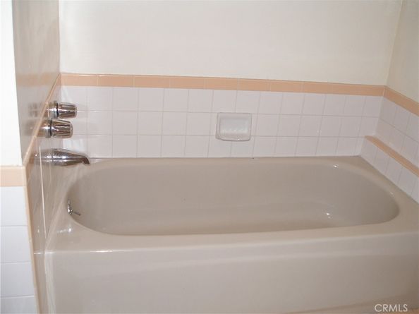 10038 S St Andrews, Los Angeles CA 90047