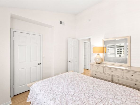 1534 Marcelina B, Torrance CA 90501