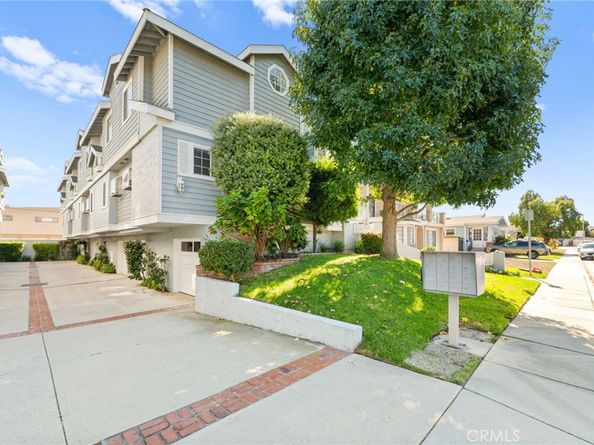 1534 Marcelina B, Torrance CA 90501