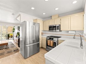 1534 Marcelina B, Torrance CA 90501