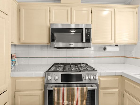 1534 Marcelina B, Torrance CA 90501