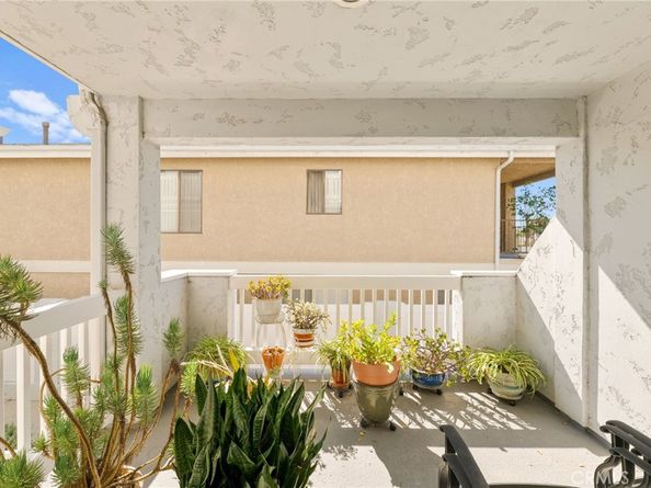 1534 Marcelina B, Torrance CA 90501