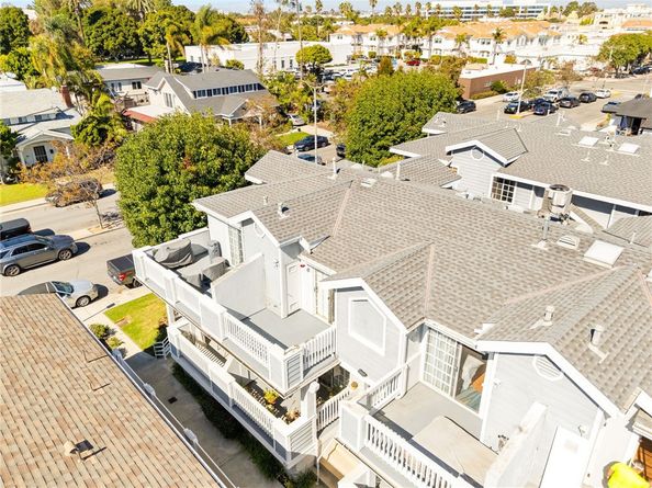 1534 Marcelina B, Torrance CA 90501