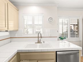 1534 Marcelina B, Torrance CA 90501