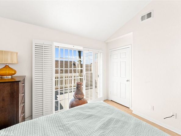 1534 Marcelina B, Torrance CA 90501