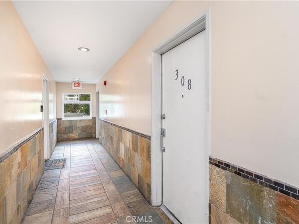 7254 Vassar Ave 308, Canoga Park CA 91303