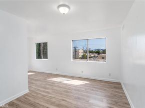 7254 Vassar Ave 308, Canoga Park CA 91303