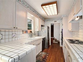 5300 Garden Grove Avenue, Tarzana CA 91356
