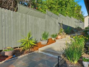 1406 Manzanita, Los Angeles CA 90027