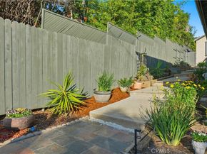 1406 Manzanita, Los Angeles CA 90027
