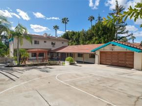 2205 N Catalina Street, Los Angeles CA 90027