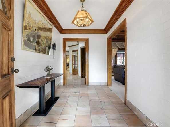 2205 N Catalina Street, Los Angeles CA 90027