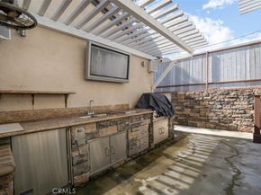 2205 N Catalina Street, Los Angeles CA 90027