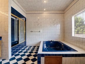 2205 N Catalina Street, Los Angeles CA 90027