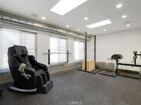 2205 N Catalina Street, Los Angeles CA 90027