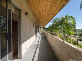 2205 N Catalina Street, Los Angeles CA 90027