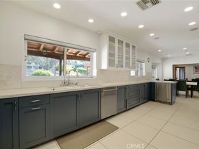 2205 N Catalina Street, Los Angeles CA 90027