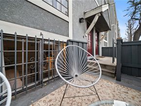 18100 Burbank 11, Tarzana CA 91356