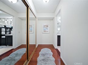 18100 Burbank 11, Tarzana CA 91356