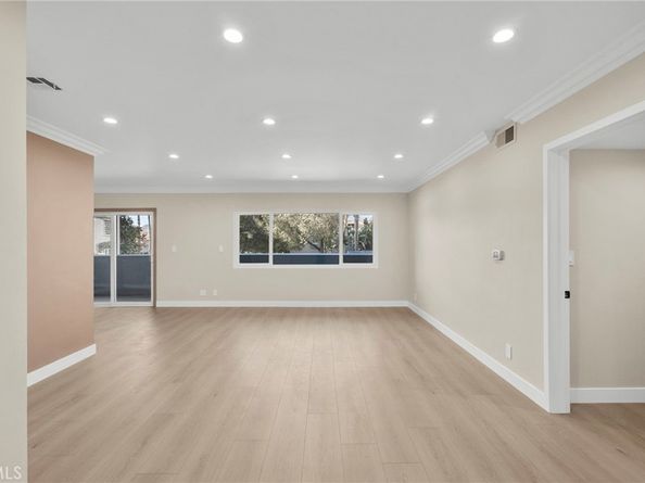 1126 N Central 101, Glendale CA 91202