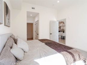 1598 Long Beach 407, Long Beach CA 90813
