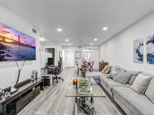 6545 Reseda Boulevard 6, Reseda CA 91335