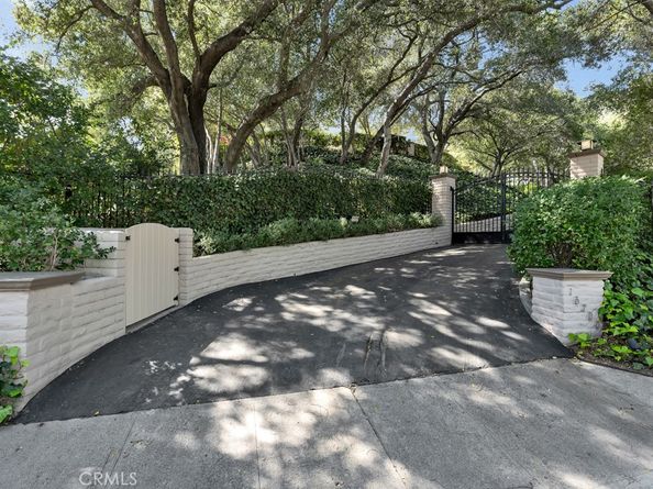 16700 Bosque Drive, Encino CA 91436