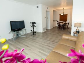 7632 Topanga Canyon 117, Canoga Park CA 91304