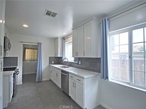 10622 Zelzah, Granada Hills CA 91344