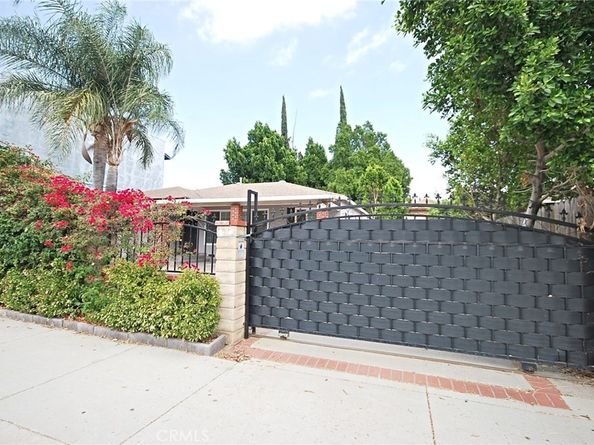 10622 Zelzah, Granada Hills CA 91344