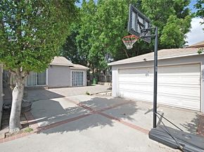 10622 Zelzah, Granada Hills CA 91344