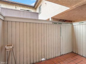 112 N Avenue 66 4, Highland Park CA 90042